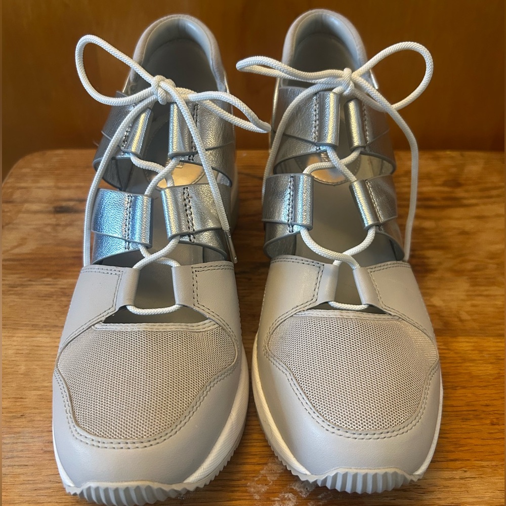 *NEW* Michael Kors Silver Sneakers - Picture 4 of 6